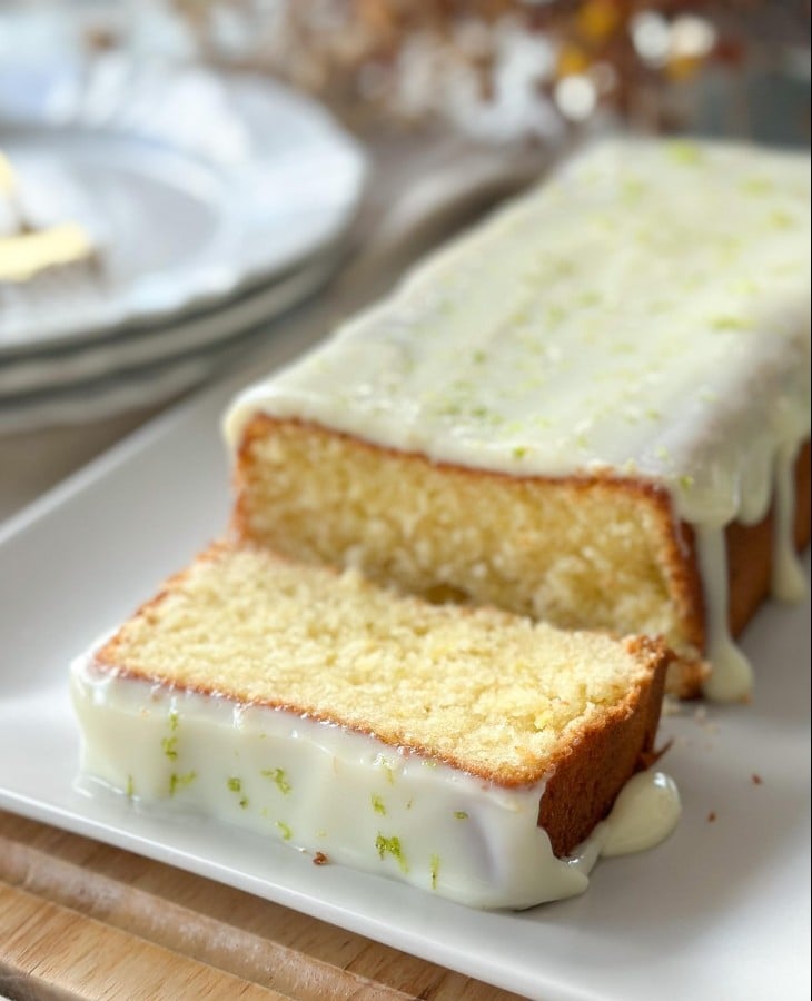 Bolo de limão com calda