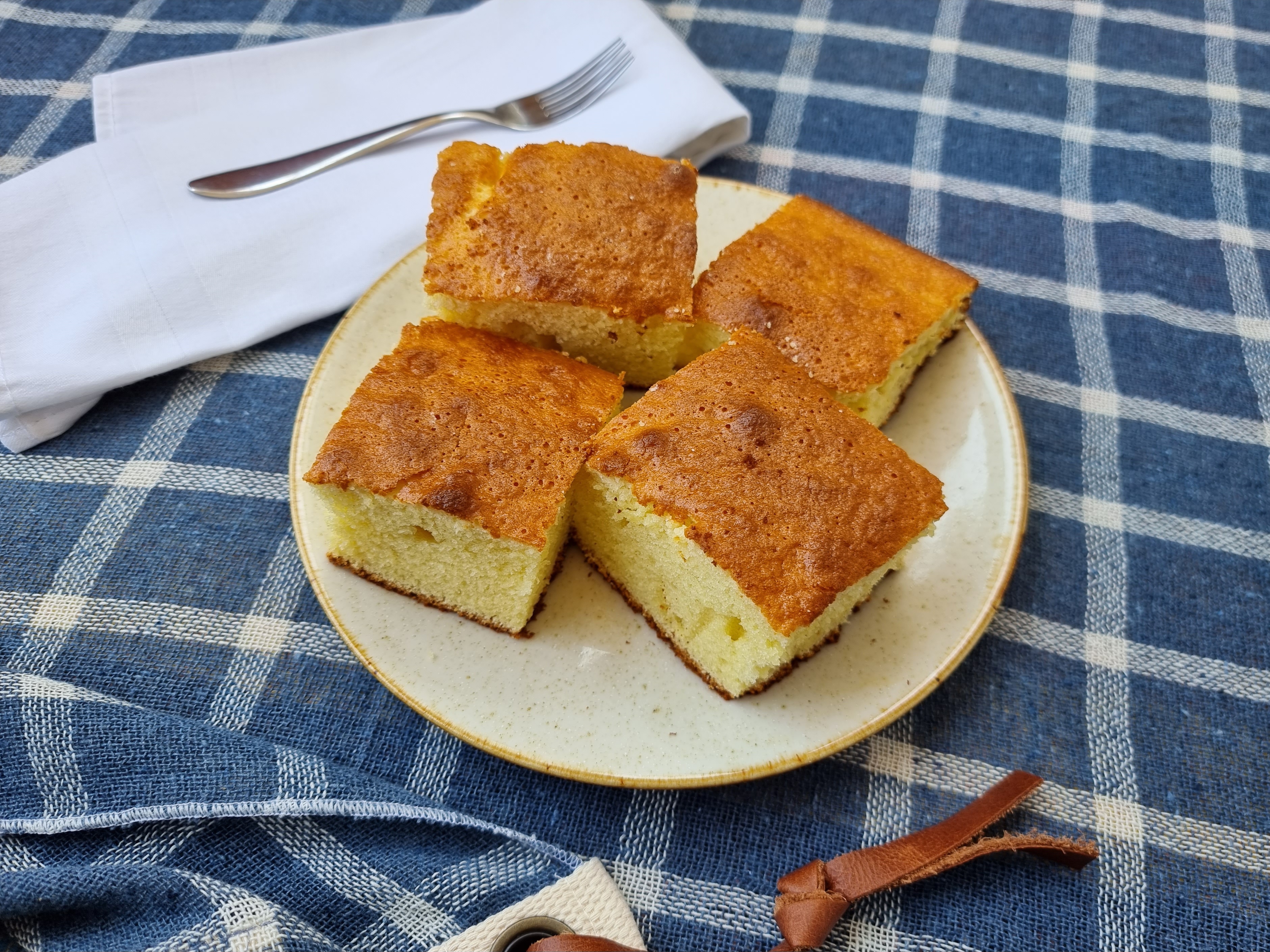 Bolo Simples de Liquidificador - Fofinho e prático - Yes We Cook