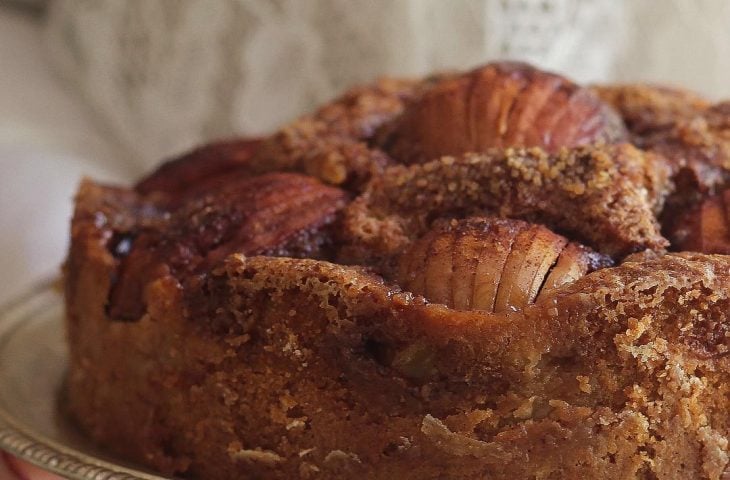 Bolo de maçã amanteigado