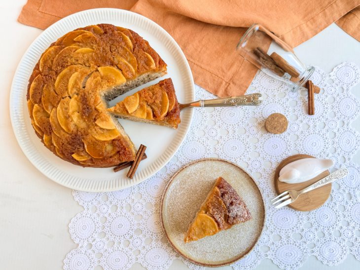 Bolo pronto, fatia servida.