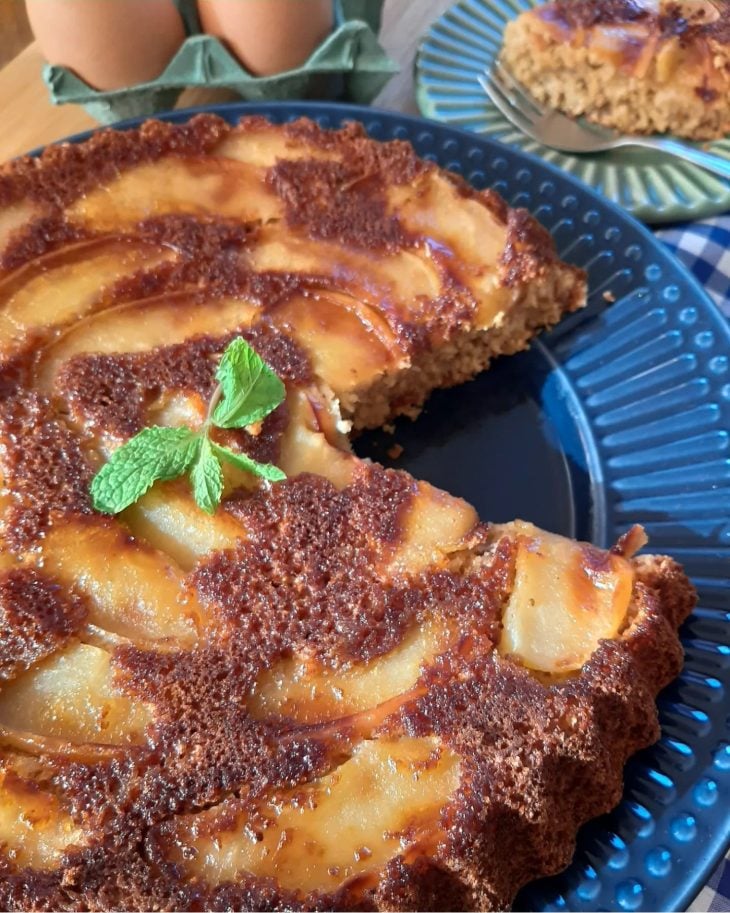 Bolo de maçã com banana e aveia