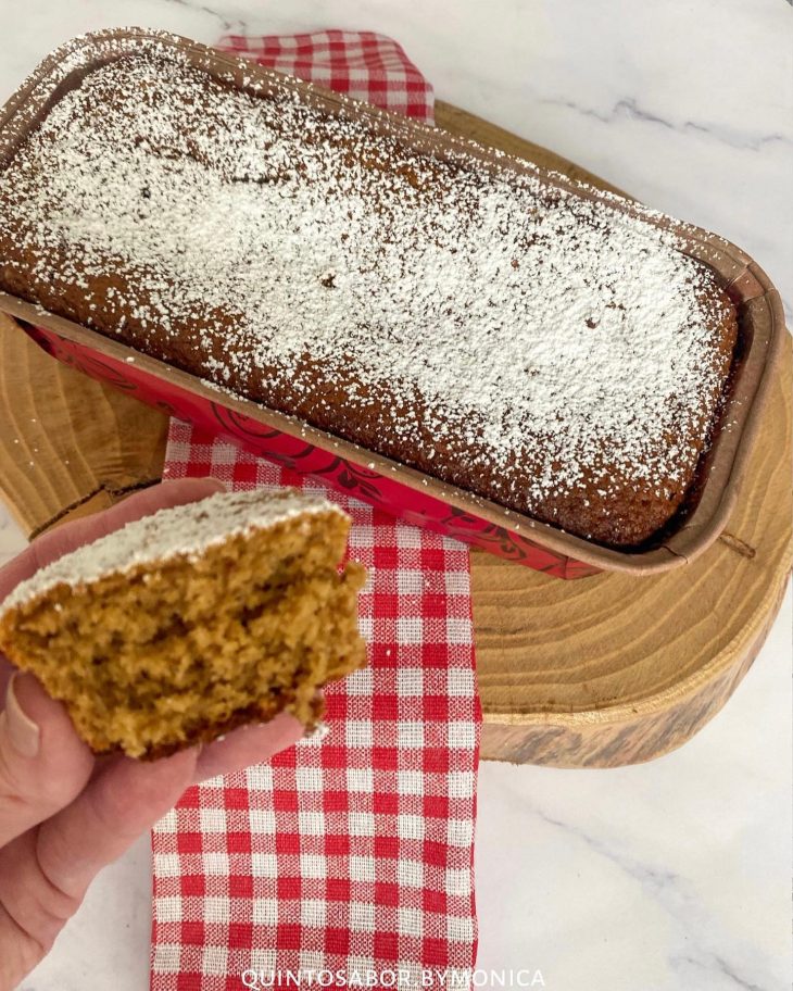 Bolo de maçã com nozes