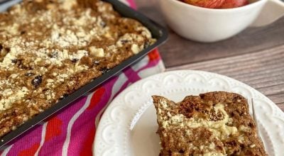 Bolo de maçã crocante