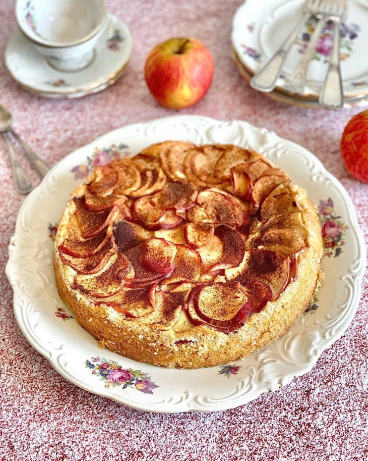 Bolo de lascas de maçã