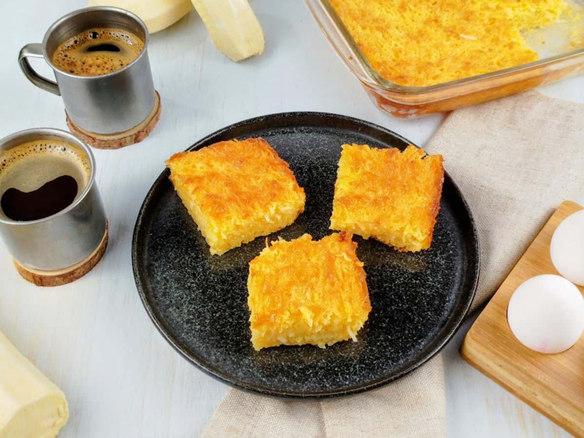 Bolo de macaxeira simples