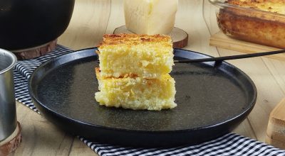 Bolo de mandioca com queijo