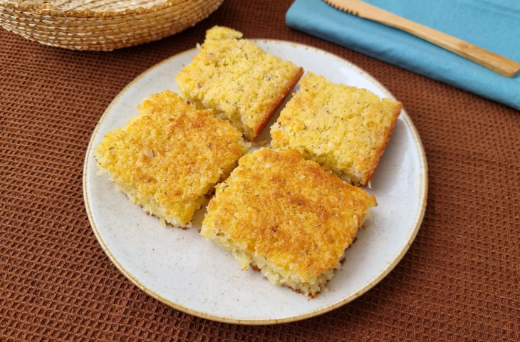 Bolo de mandioca simples
