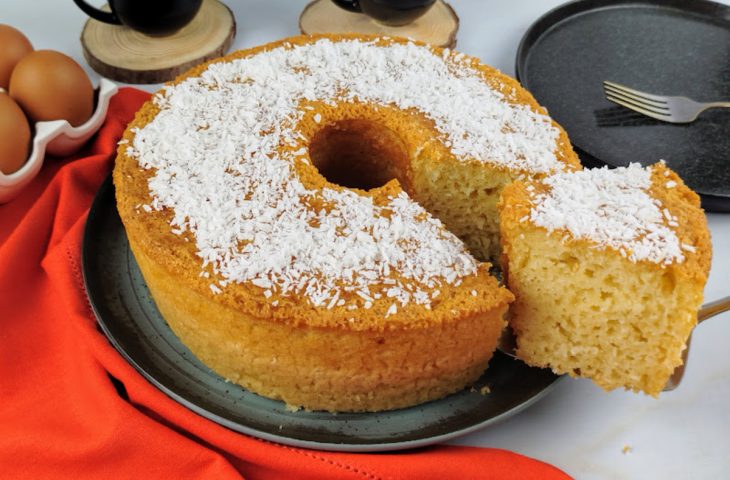 Bolo de mandioca simples e rápido