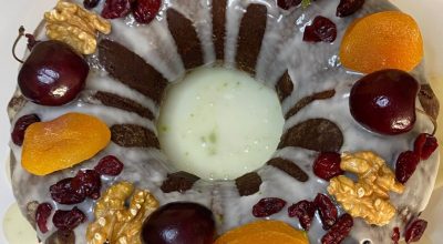 Bolo de mel e canela