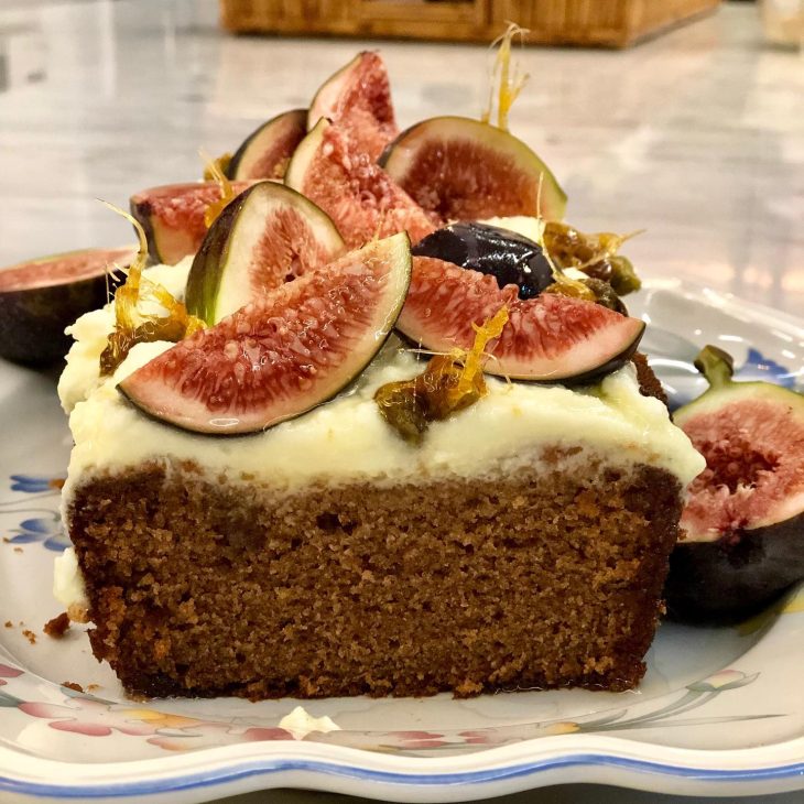 Bolo de mel e especiarias