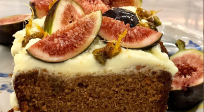 Bolo de mel e especiarias
