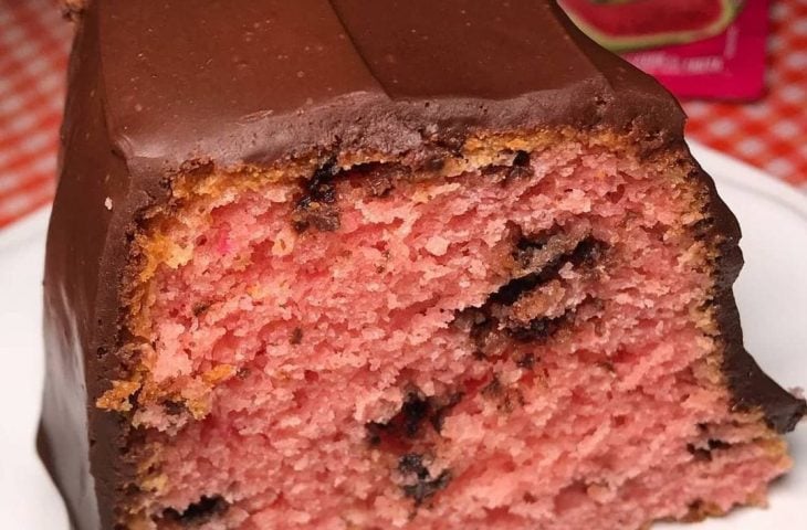 Bolo de melancia com chocolate