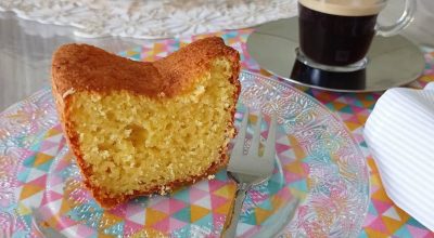 Bolo de milharina com iogurte
