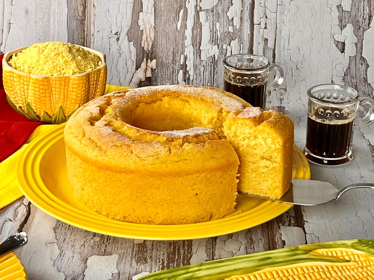 Bolo de milho com farinha de milho