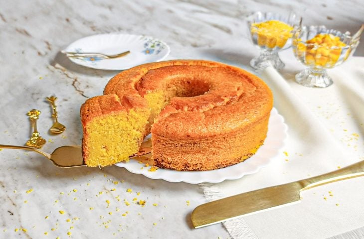 Bolo de milho com flocão cremoso