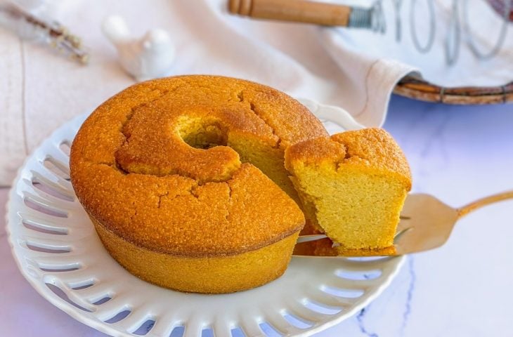 Bolo de milho com flocão de liquidificador