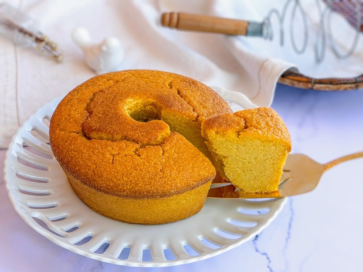 Bolo de milho com flocão de liquidificador