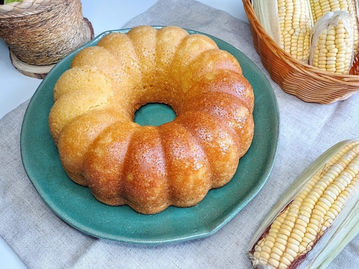 Bolo de milho com leite condensado