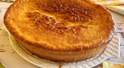 Bolo de milho com queijo cremoso