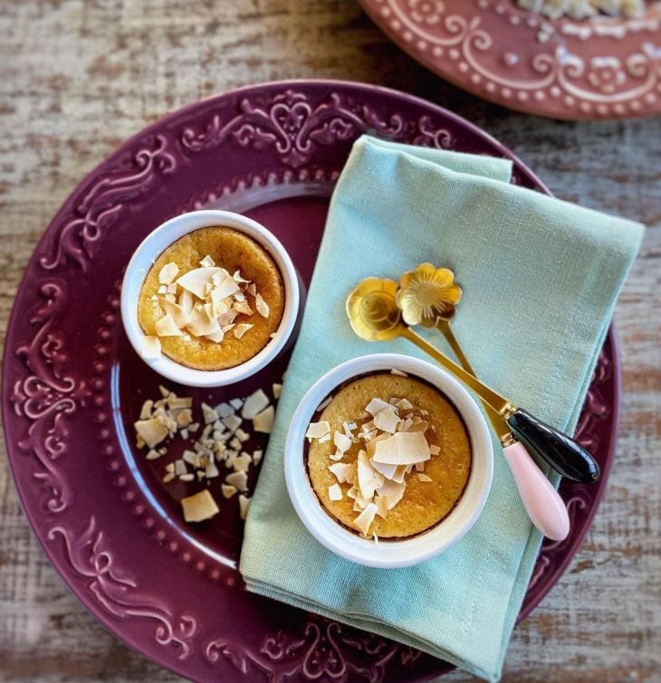 Bolo de milho de caneca