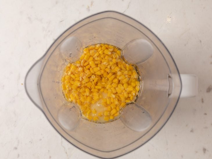 ingredientes do bolo de milho no liquidificador