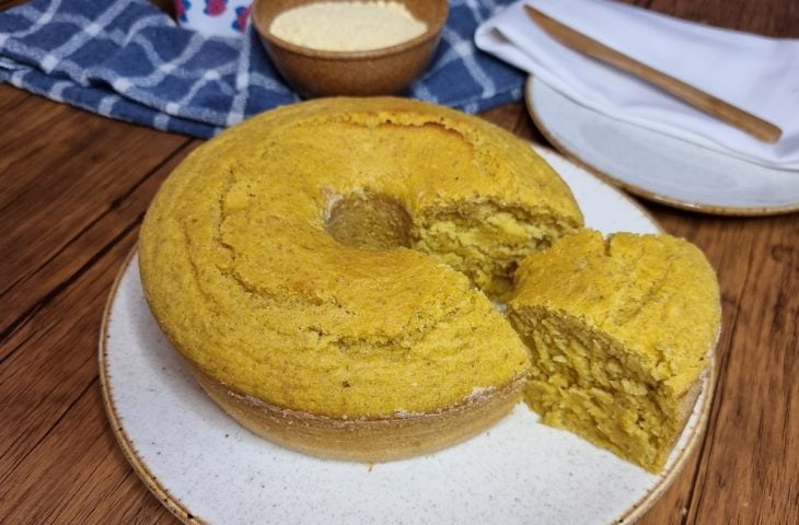 Bolo de milho sem lactose sem glúten e vegano