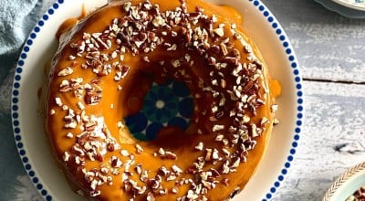 Bolo com nozes e doce de leite