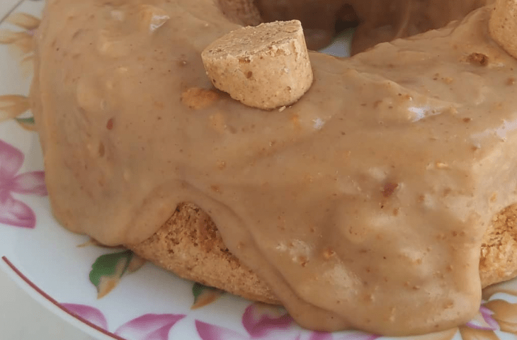 Bolo de paçoca vegano