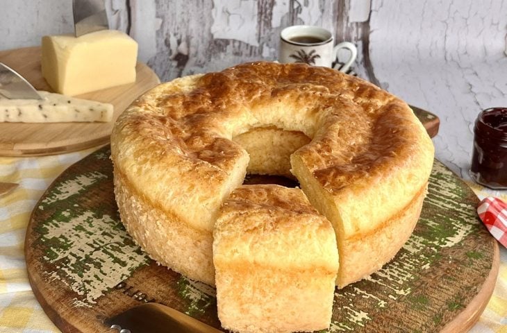 Bolo de pão de queijo (Mangulão)
