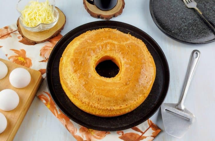 Bolo de pão de queijo de liquidificador