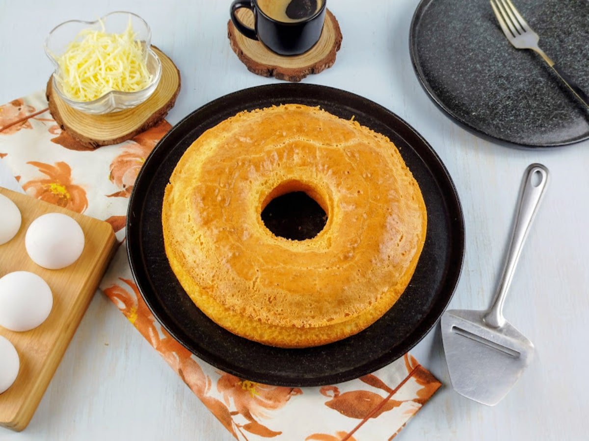 Bolo de pão de queijo de liquidificador