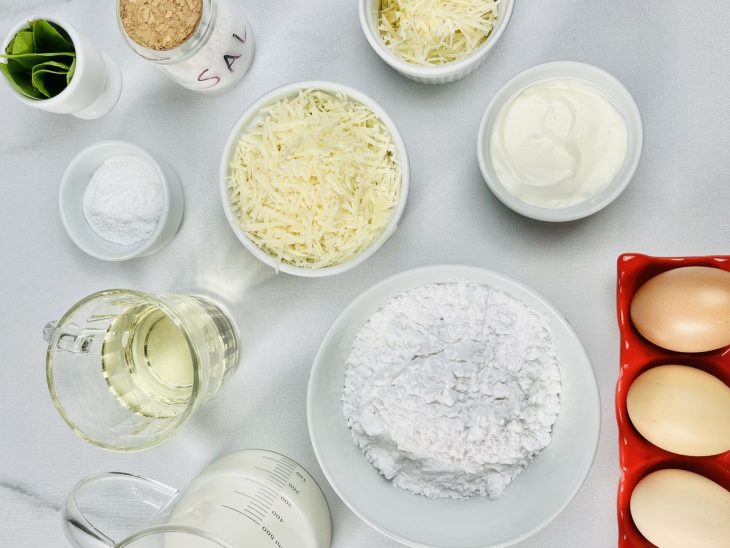 Ingredientes separados na bancada.