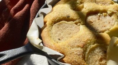 Bolo de peras carameladas