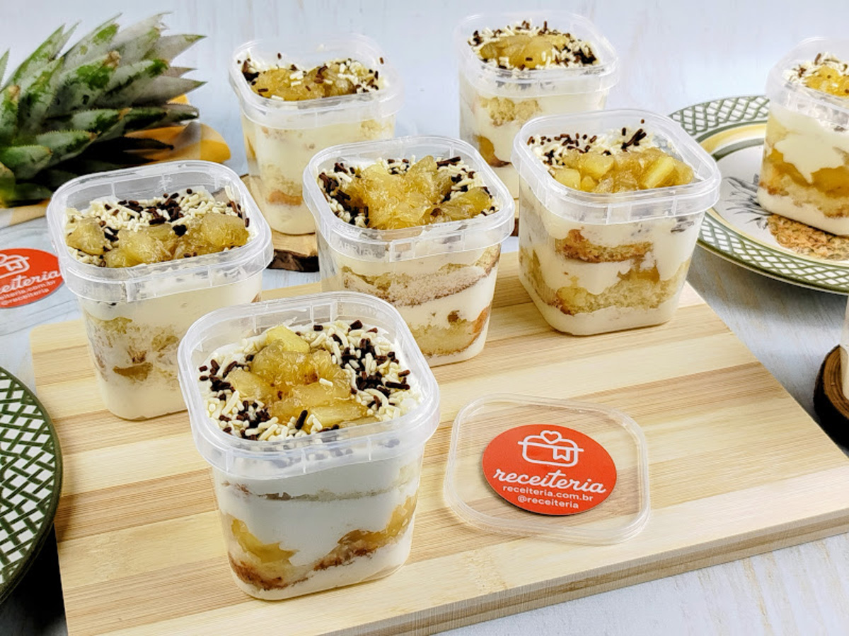 Bolo de pote de abacaxi