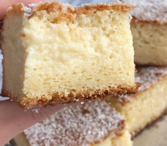Bolo de queijo com coco