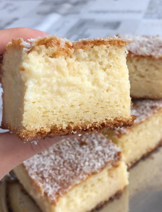 Bolo de queijo com coco