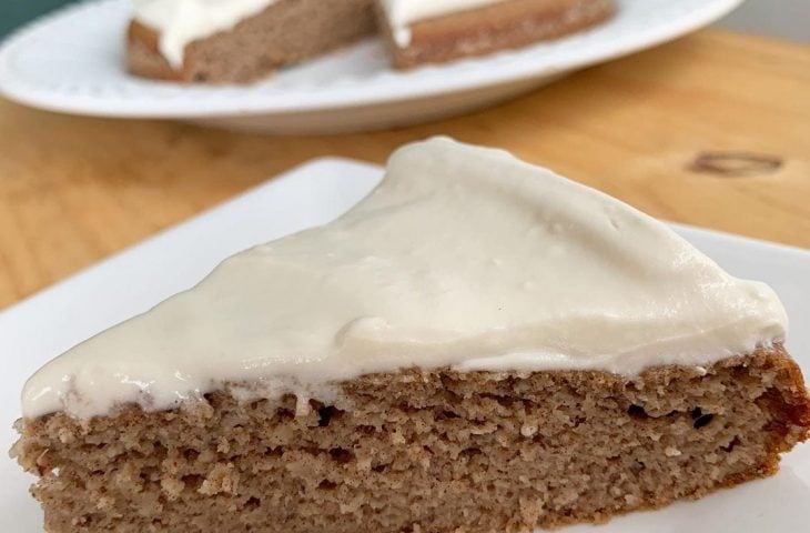 Bolo de tâmaras com especiarias