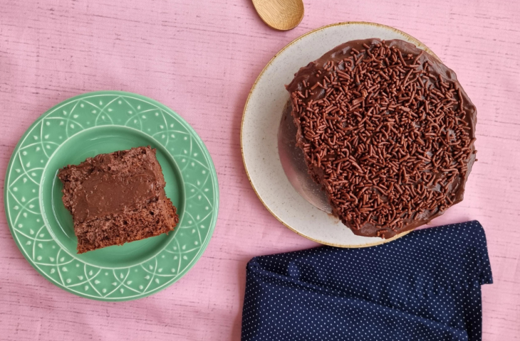 Bolo gelado de chocolate