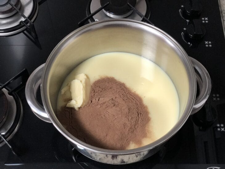 Bolo gelado de chocolate simples - Passo a Passo