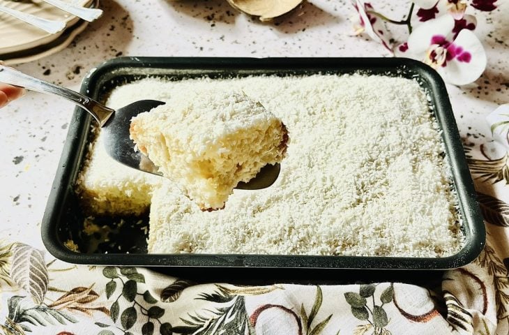 Bolo gelado de coco de liquidificador
