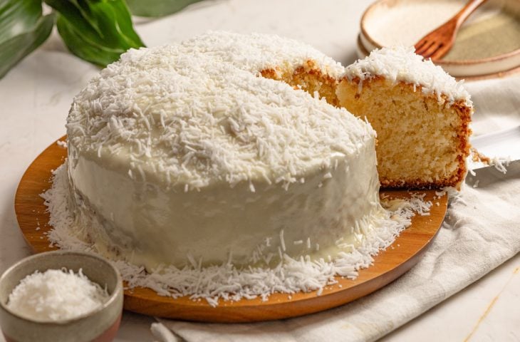 Bolo gelado de coco gourmet