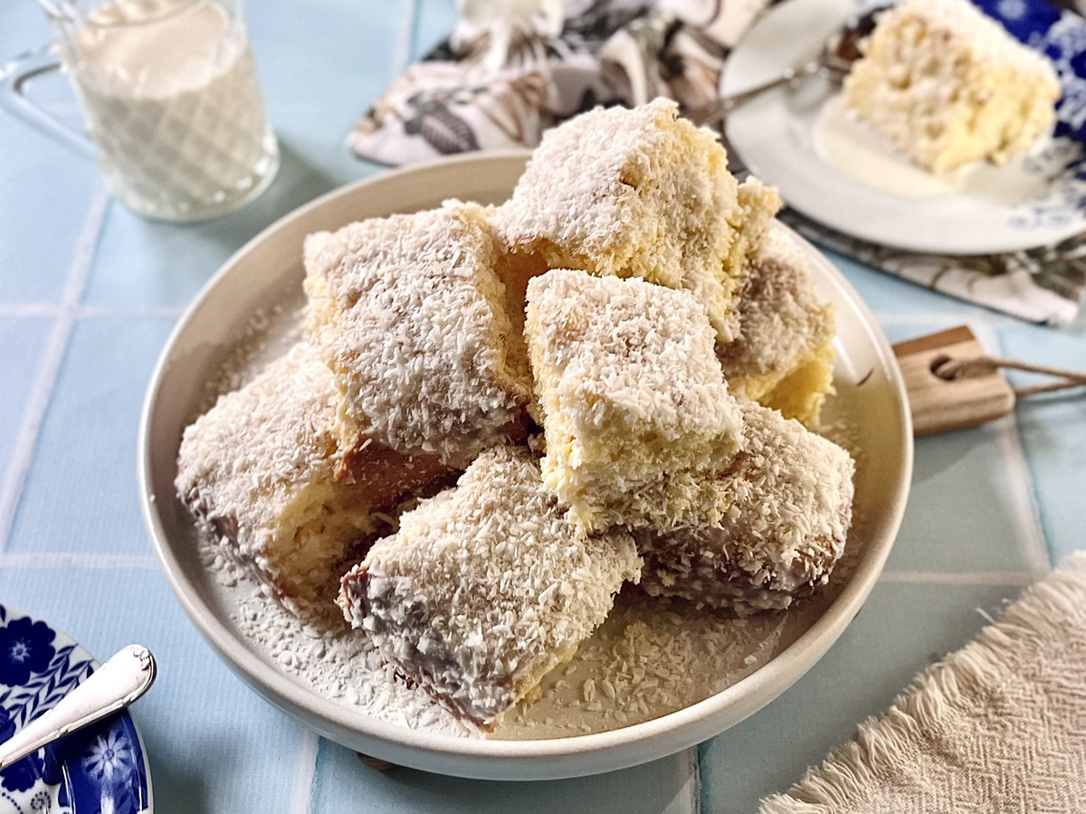 Bolo gelado de coco simples