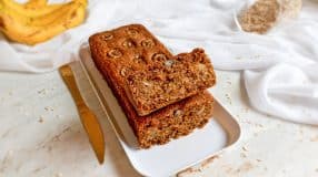 Bolo integral de maçã e banana