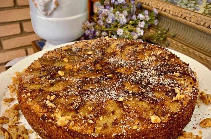 Bolo mousse de maçã com nozes fit