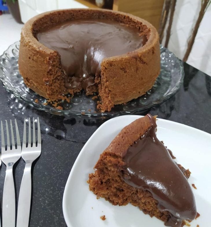 Bolo piscina com brigadeiro