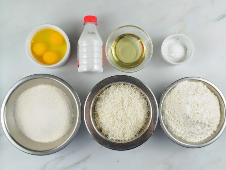 Uma bancada com os ingredientes.