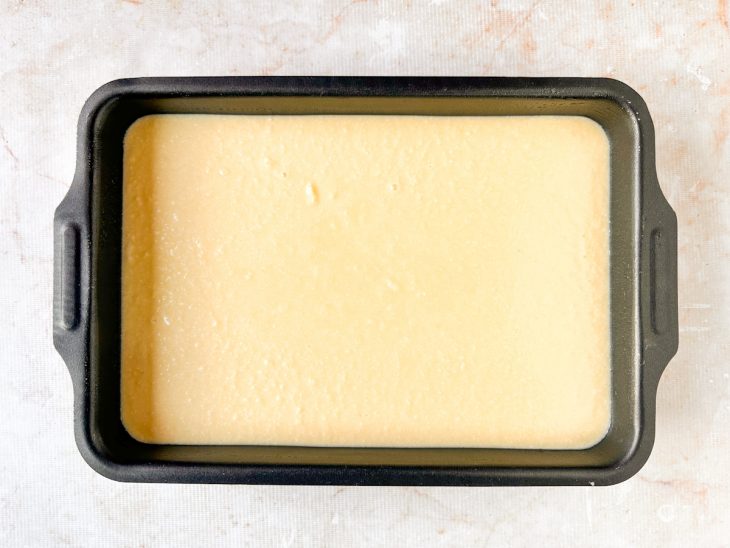 Massa sendo despejada na forma retangular.