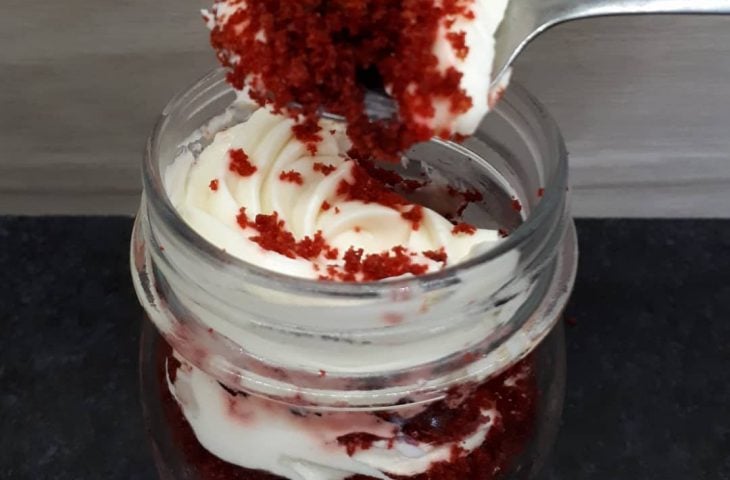 Bolo red velvet de pote