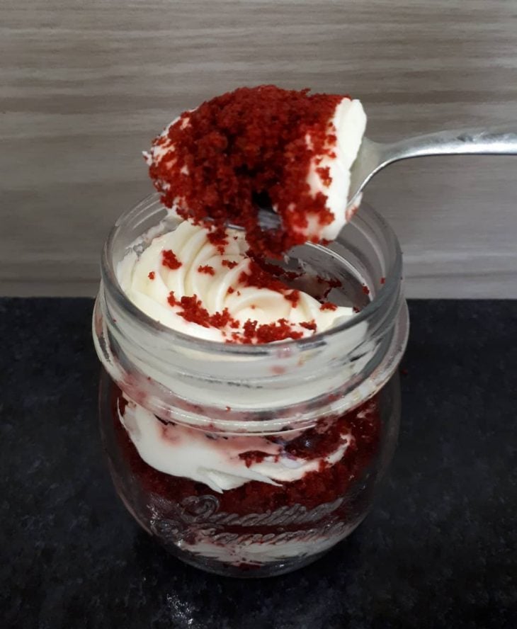 Bolo red velvet de pote