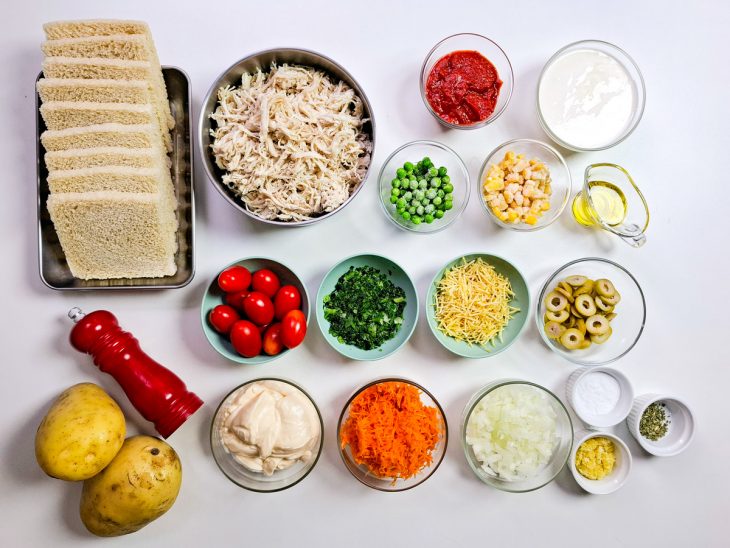 ingredientes para preparo do bolo salgado de frango.